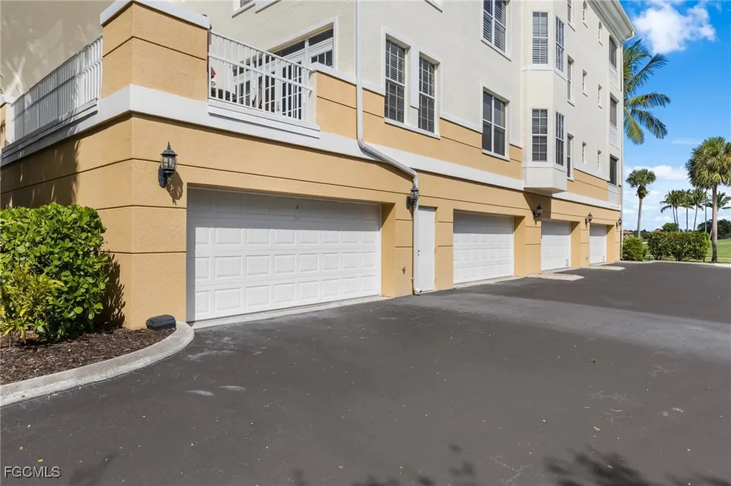 11100 Harbour Yacht Court Fort Myers FL 33908