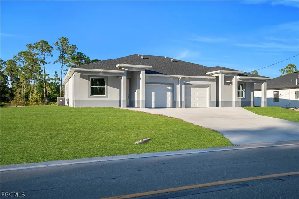 913 E 12th Street Lehigh Acres FL 33972