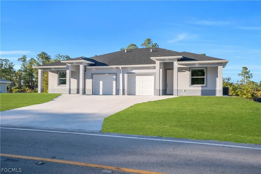 913 E 12th Street Lehigh Acres FL 33972