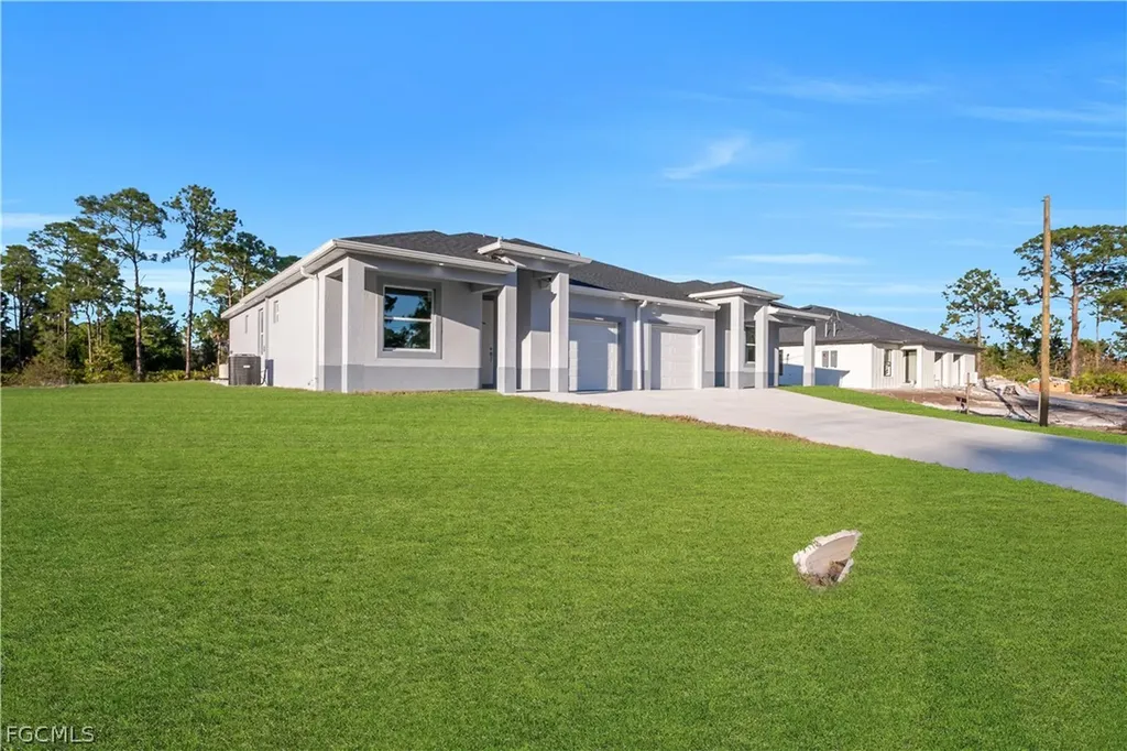 913 E 12th Street Lehigh Acres FL 33972