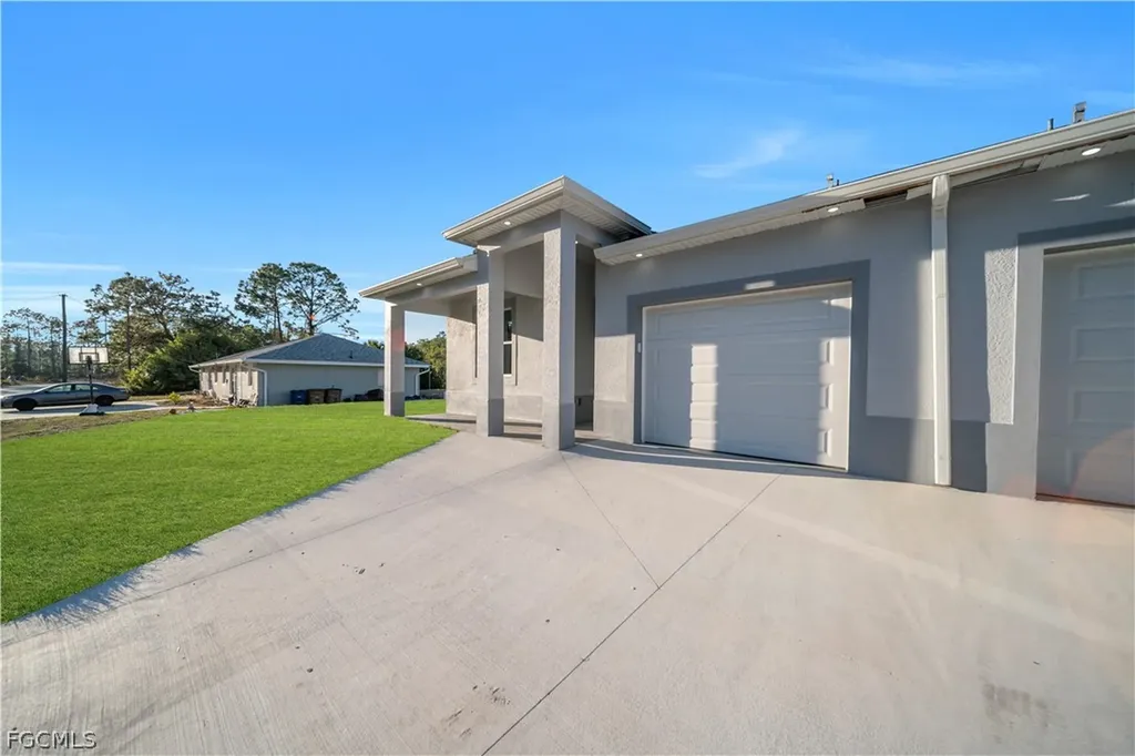 913 E 12th Street Lehigh Acres FL 33972