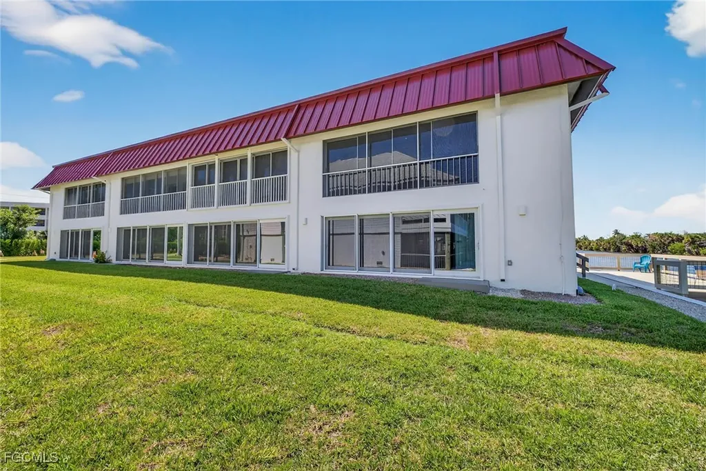 1610 Middle Gulf Drive Sanibel FL 33957