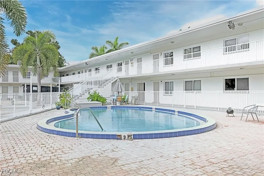 2590 1st Street Fort Myers FL 33901