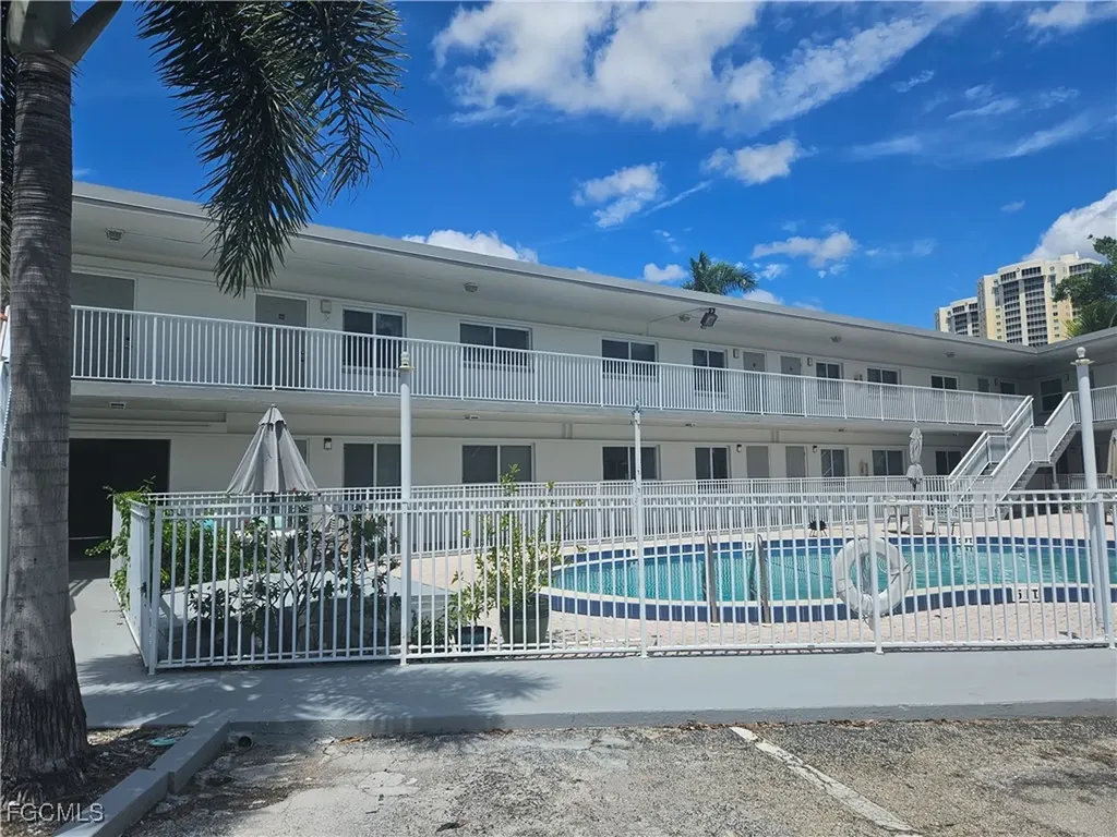 2590 1st Street Fort Myers FL 33901