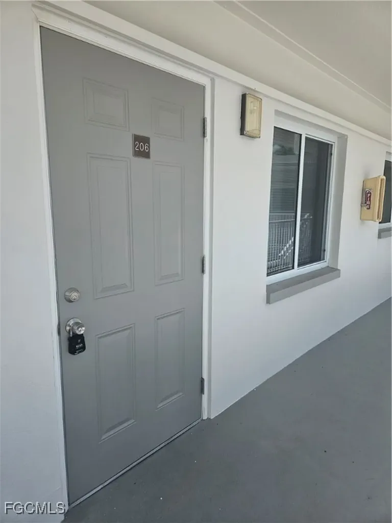 2590 1st Street Fort Myers FL 33901