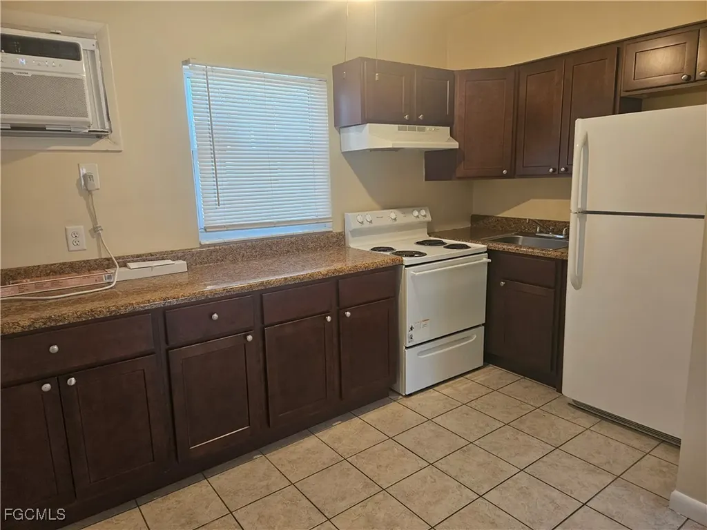 2590 1st Street Fort Myers FL 33901