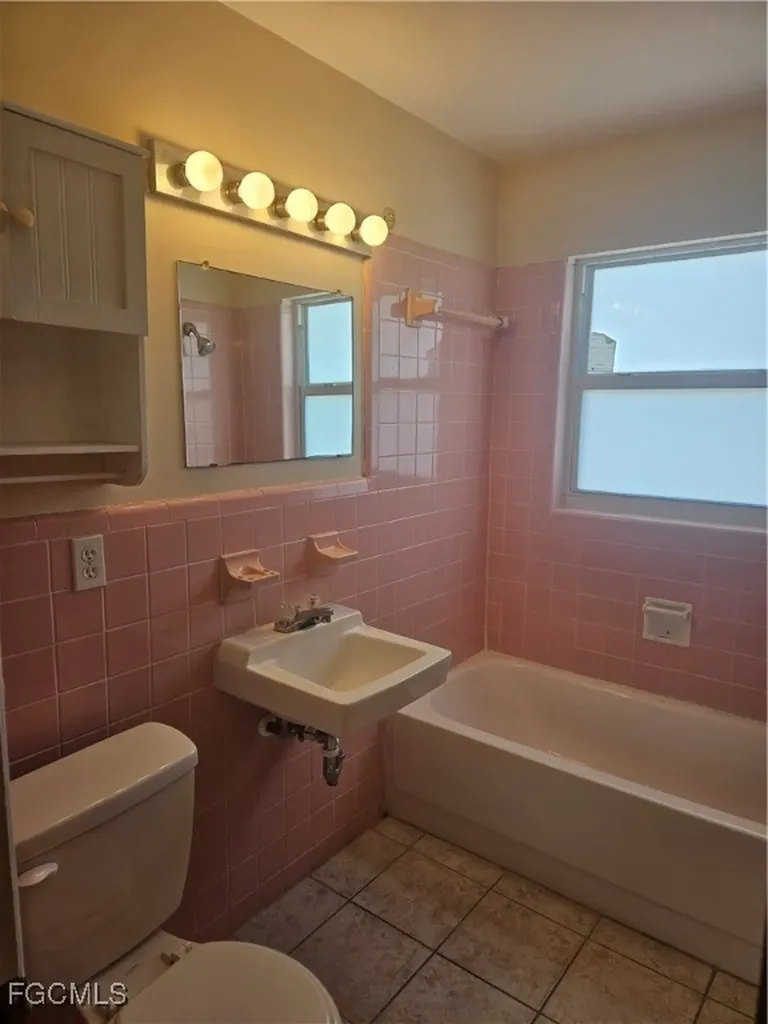 2590 1st Street Fort Myers FL 33901