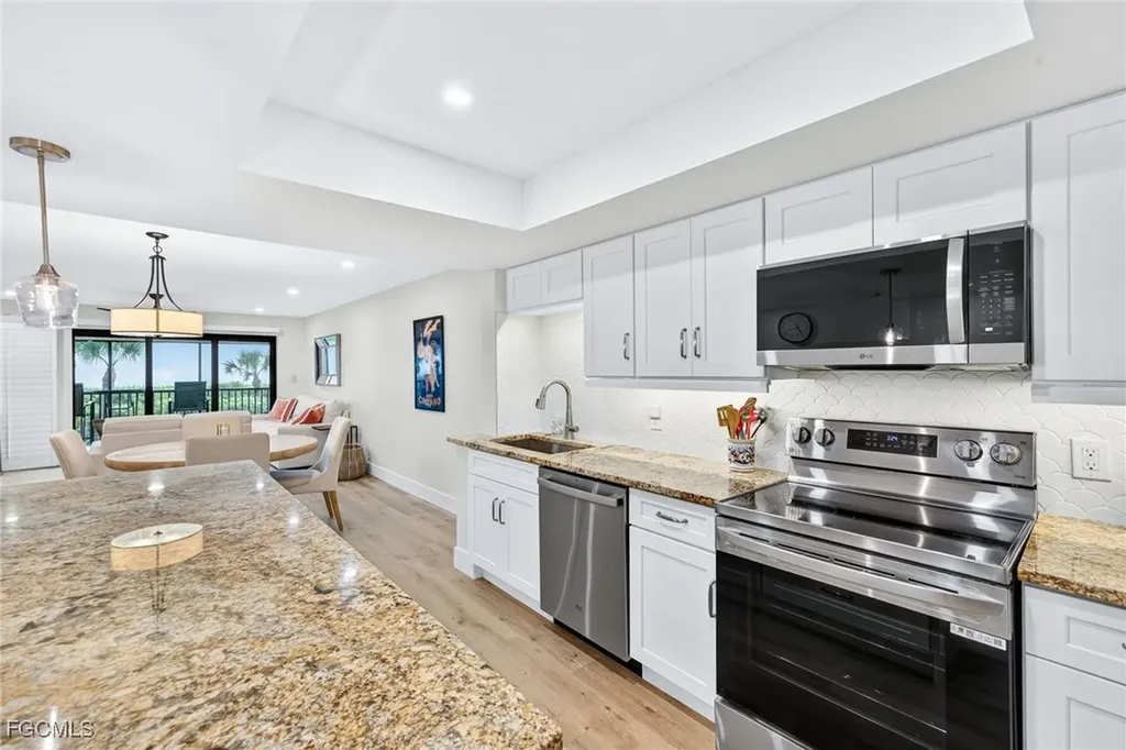 1795 Middle Gulf Drive Sanibel FL 33957