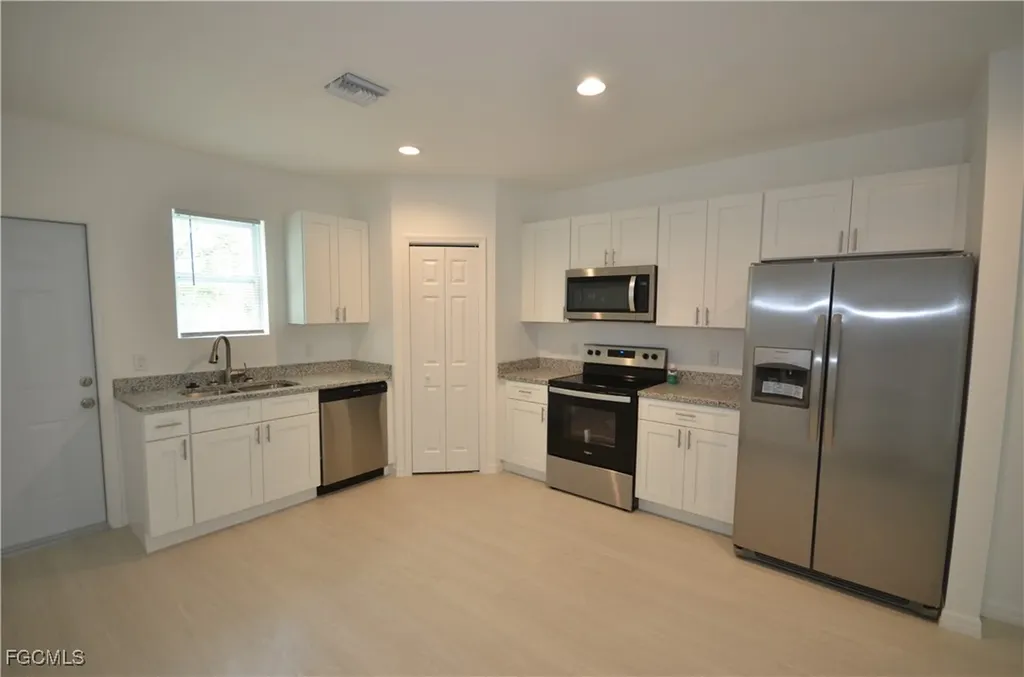 3305 Bassie Court Fort Myers FL 33916