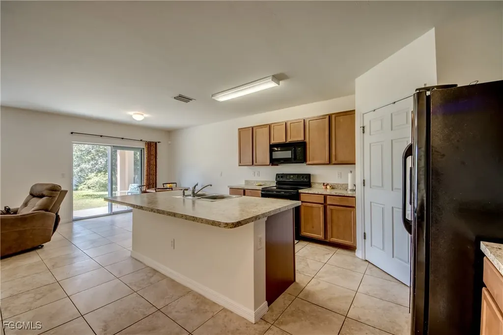 618 SW 29th Street Cape Coral FL 33914