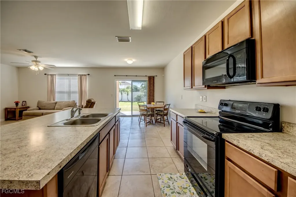 618 SW 29th Street Cape Coral FL 33914