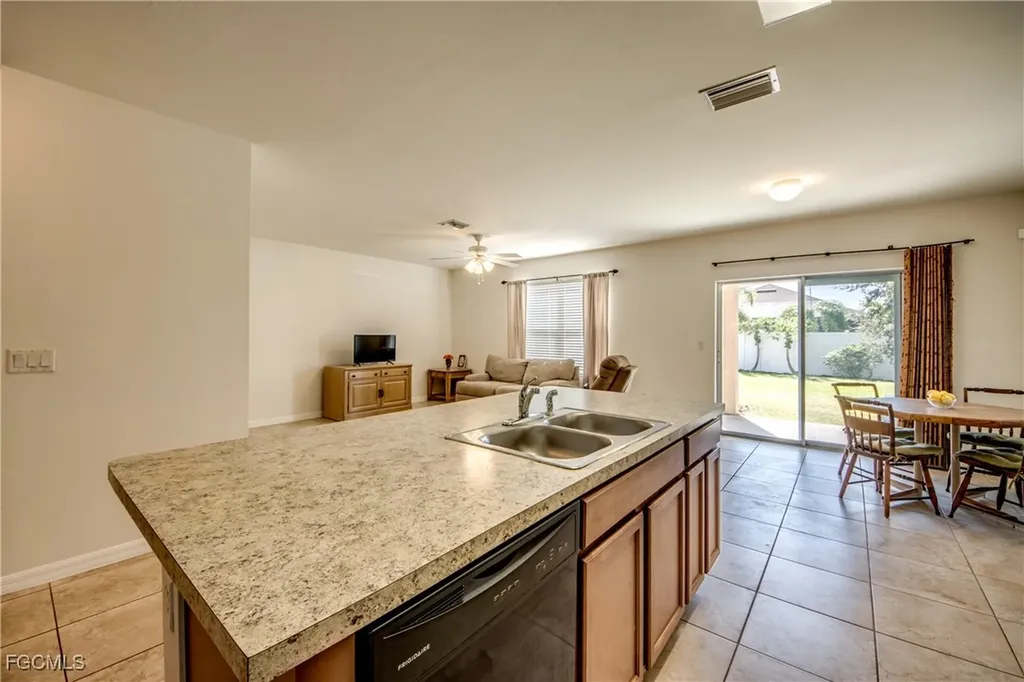 618 SW 29th Street Cape Coral FL 33914