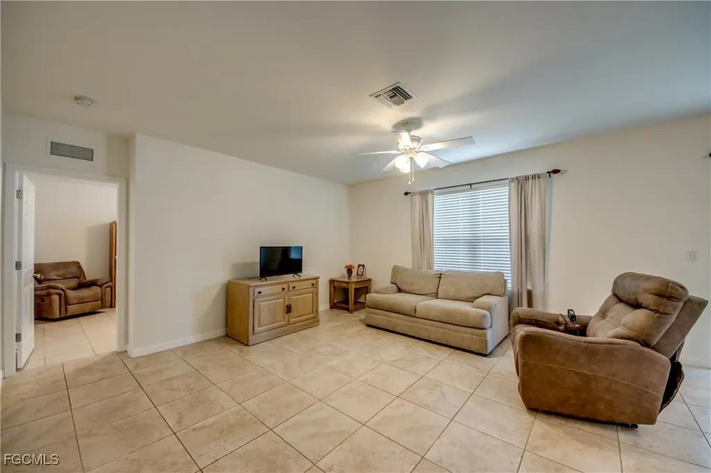 618 SW 29th Street Cape Coral FL 33914