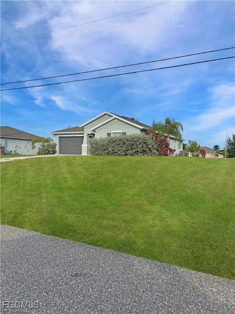 2219 NW 3rd Avenue Cape Coral FL 33993