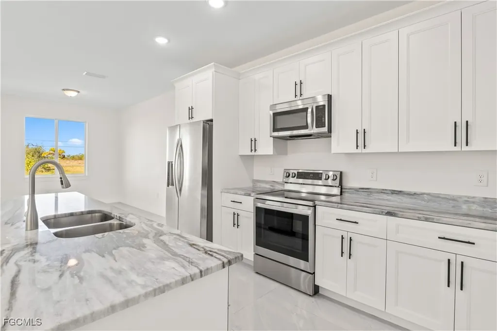 630 NW 7th Place Cape Coral FL 33993