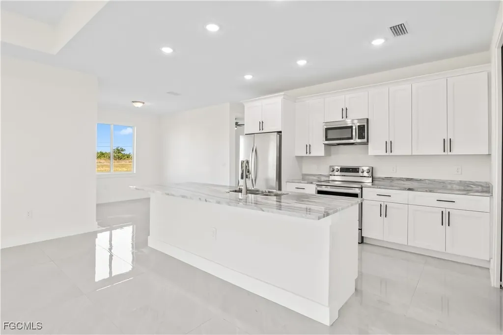 630 NW 7th Place Cape Coral FL 33993
