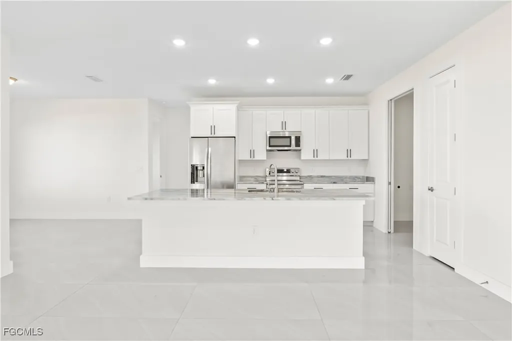 630 NW 7th Place Cape Coral FL 33993
