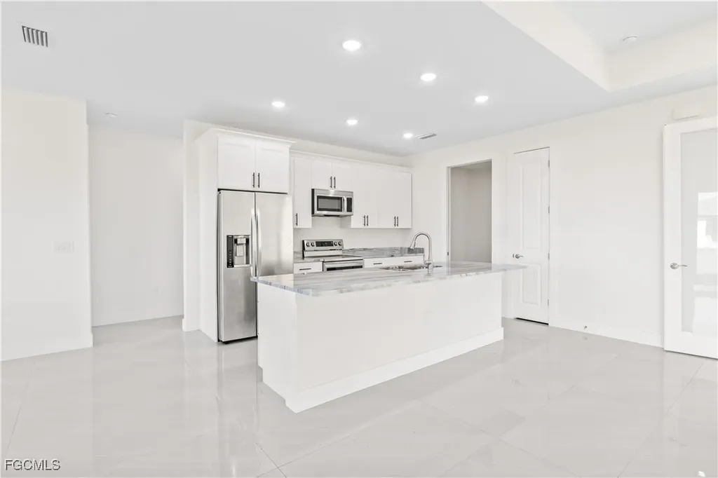 630 NW 7th Place Cape Coral FL 33993