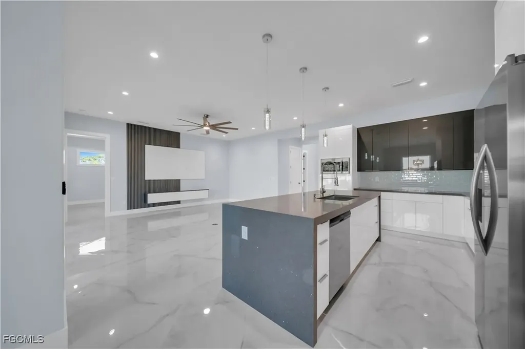 329 NE 6th Street Cape Coral FL 33909