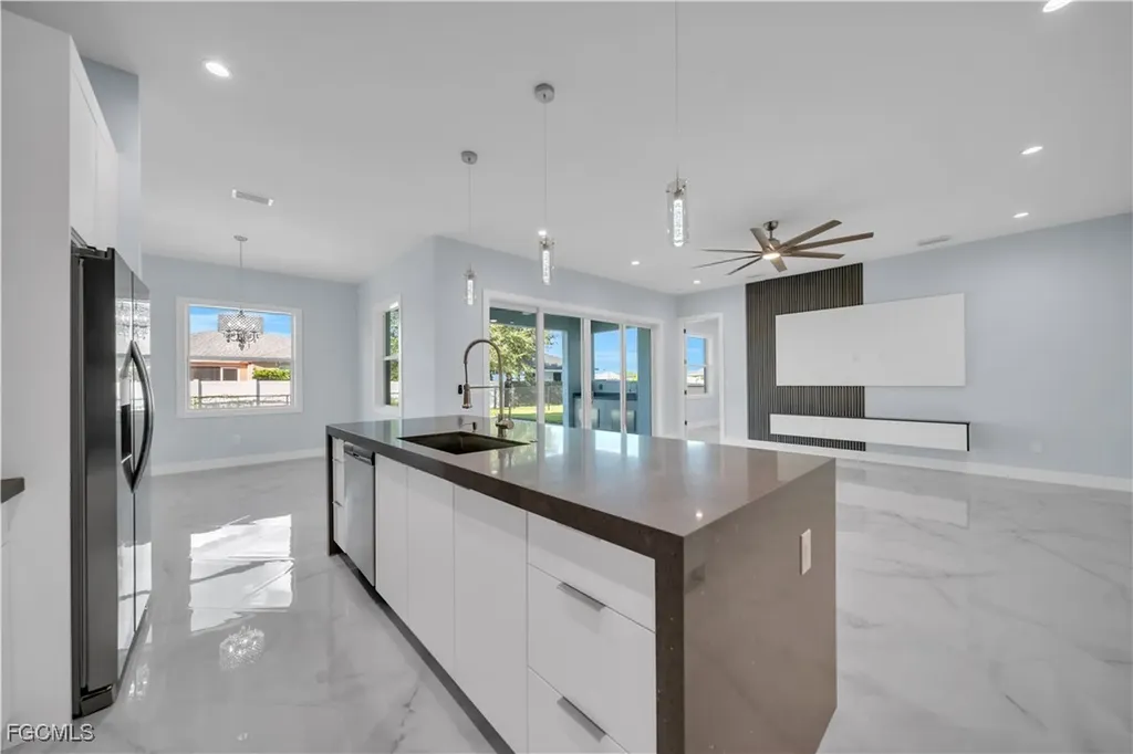 329 NE 6th Street Cape Coral FL 33909