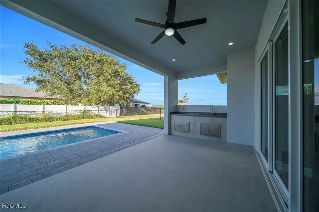 329 NE 6th Street Cape Coral FL 33909
