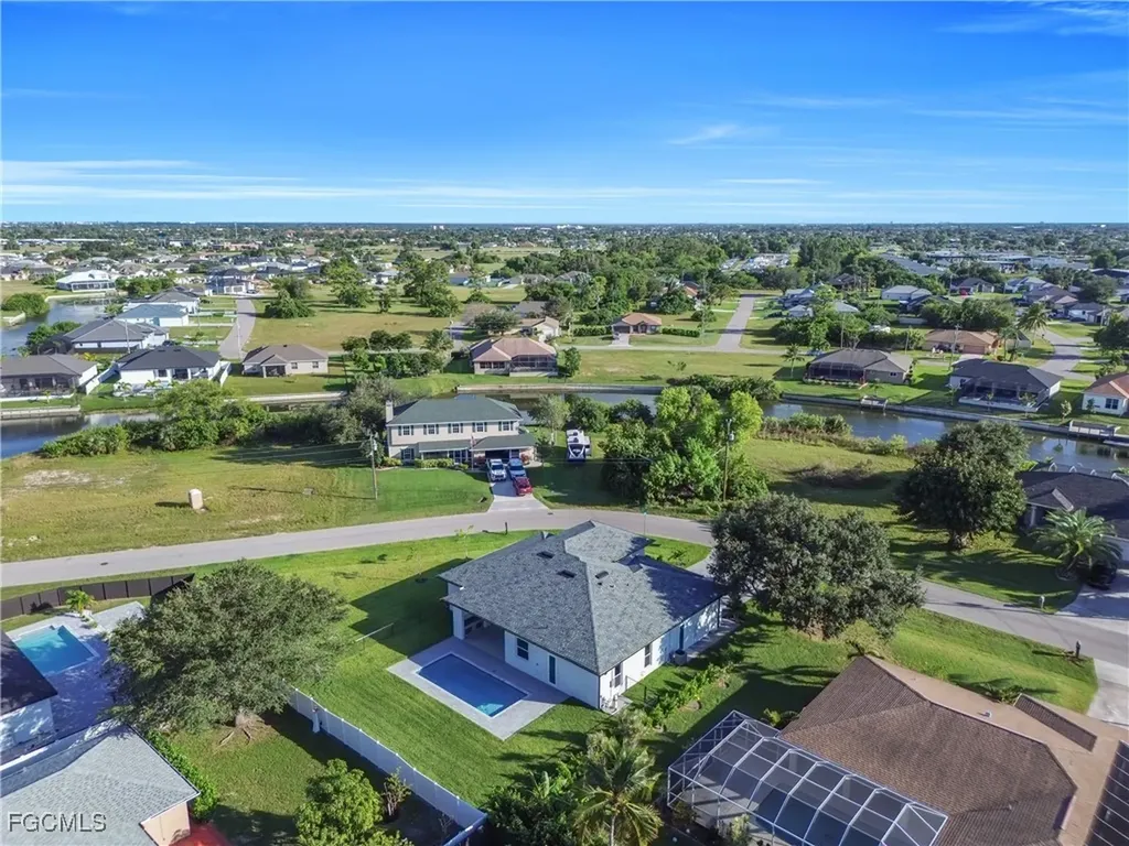 329 NE 6th Street Cape Coral FL 33909