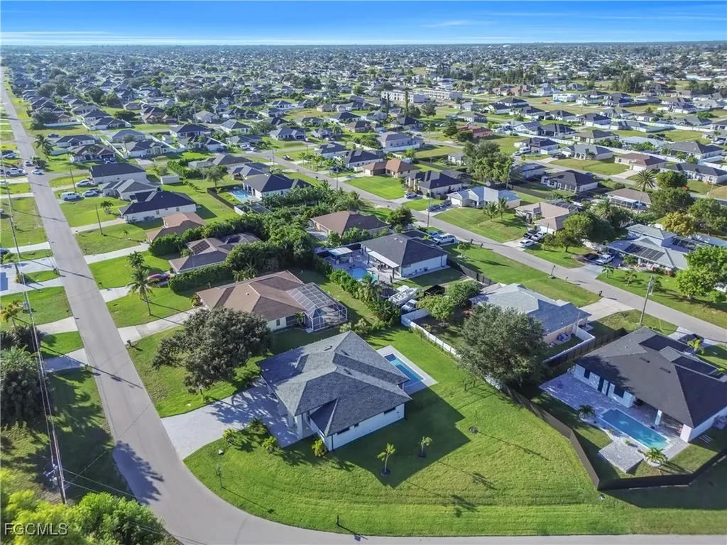 329 NE 6th Street Cape Coral FL 33909