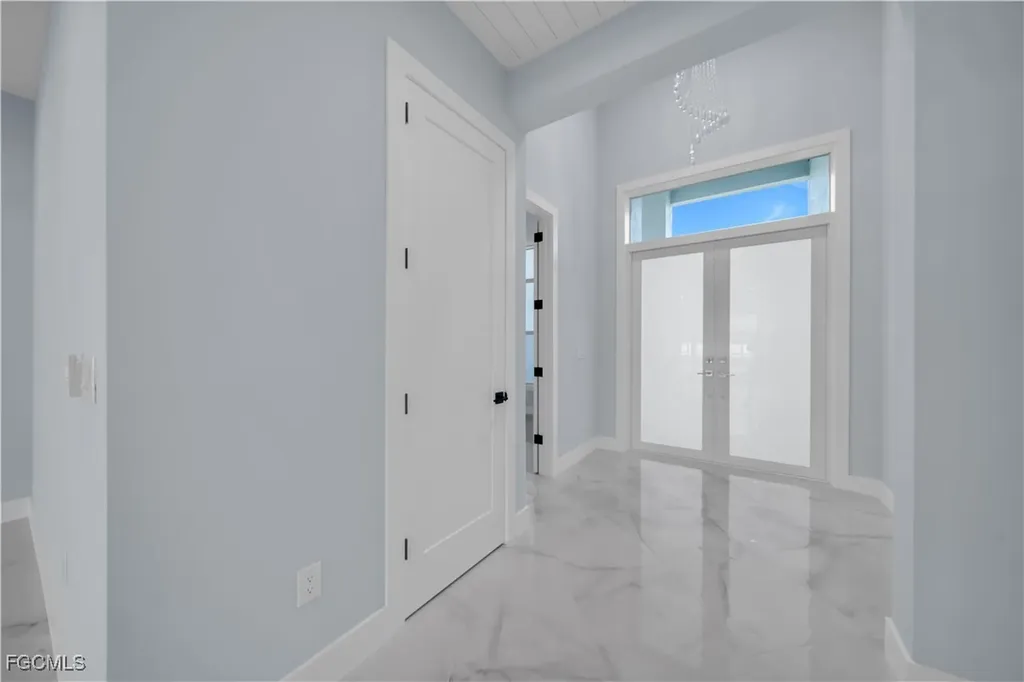 329 NE 6th Street Cape Coral FL 33909
