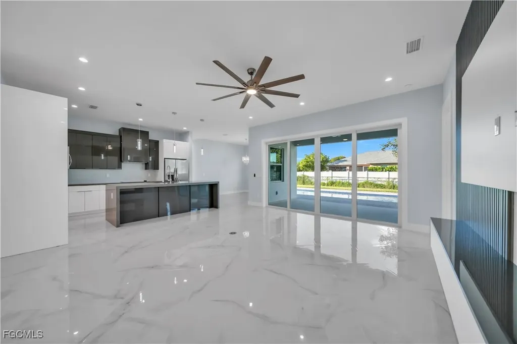329 NE 6th Street Cape Coral FL 33909