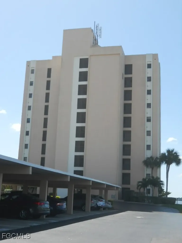 3300 N Key Drive North Fort Myers FL 33903
