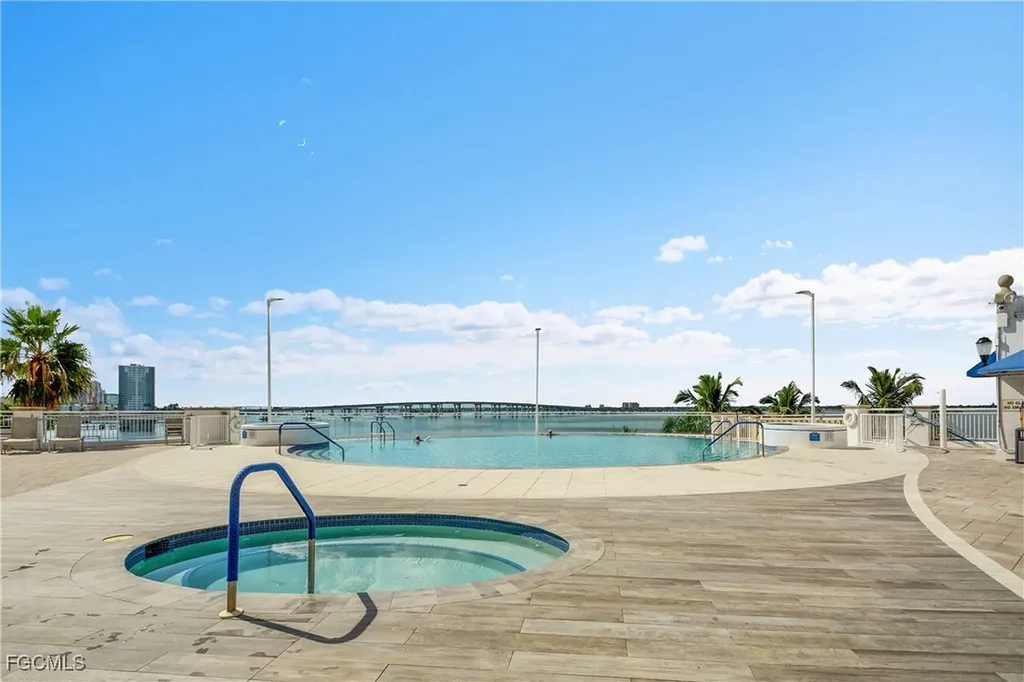 2743 1st Street Fort Myers FL 33916