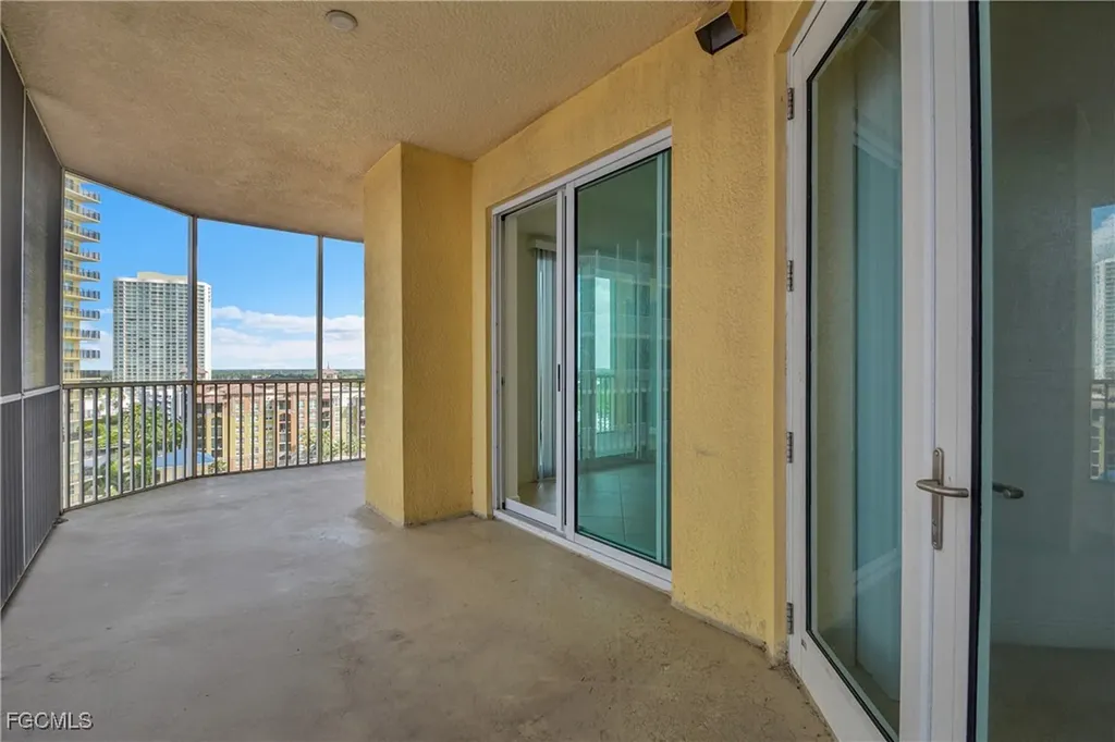 2743 1st Street Fort Myers FL 33916