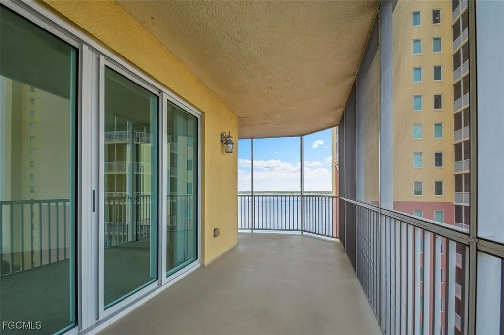 2743 1st Street Fort Myers FL 33916