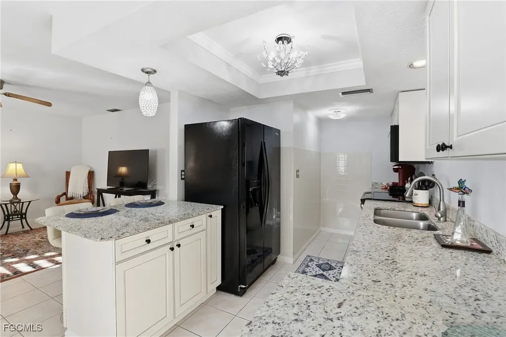 1113 Cape Coral Parkway W Cape Coral FL 33914