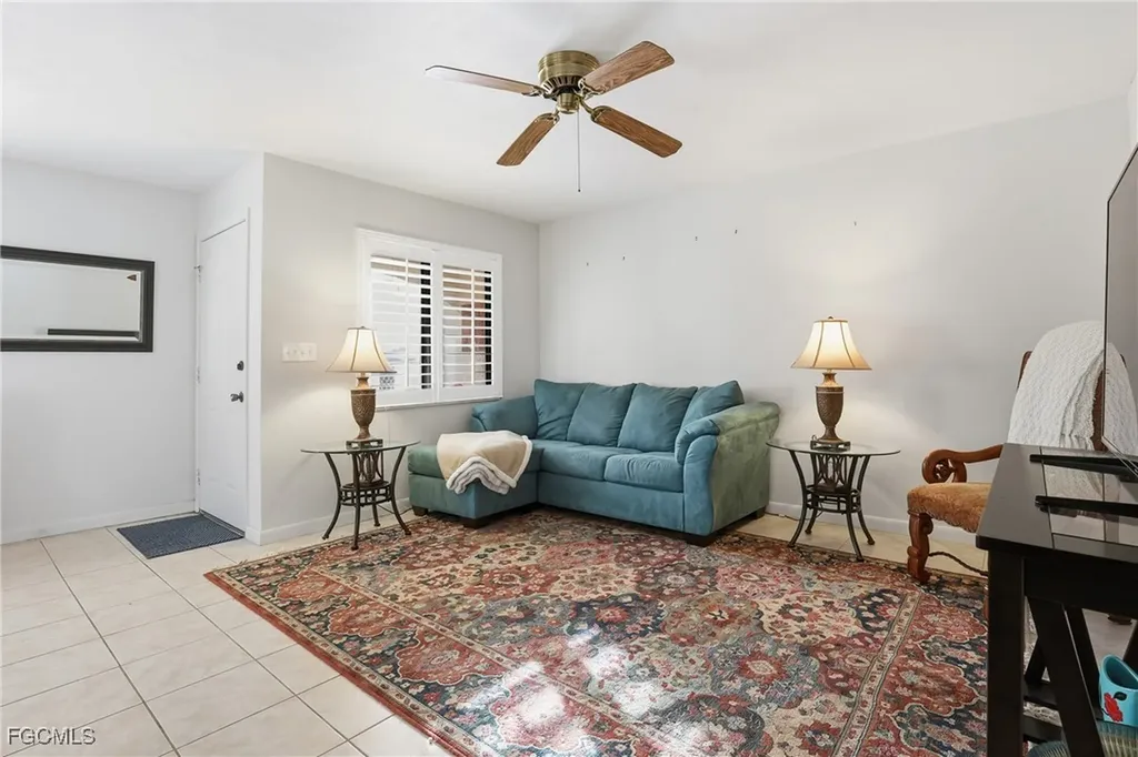 1113 Cape Coral Parkway W Cape Coral FL 33914