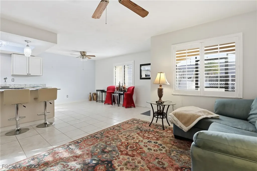 1113 Cape Coral Parkway W Cape Coral FL 33914