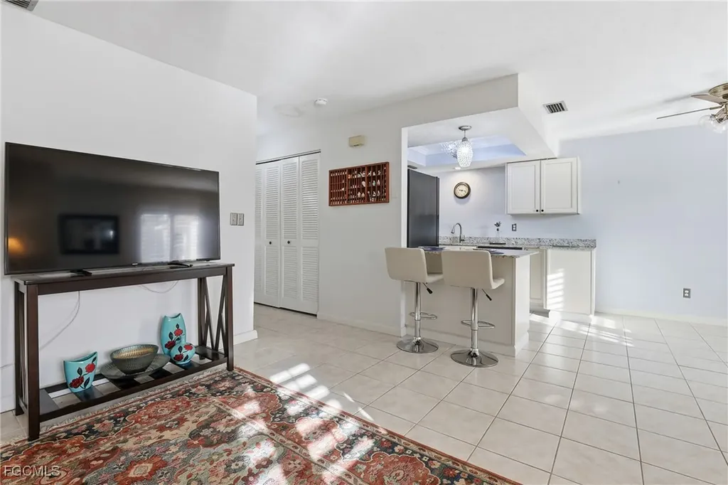 1113 Cape Coral Parkway W Cape Coral FL 33914