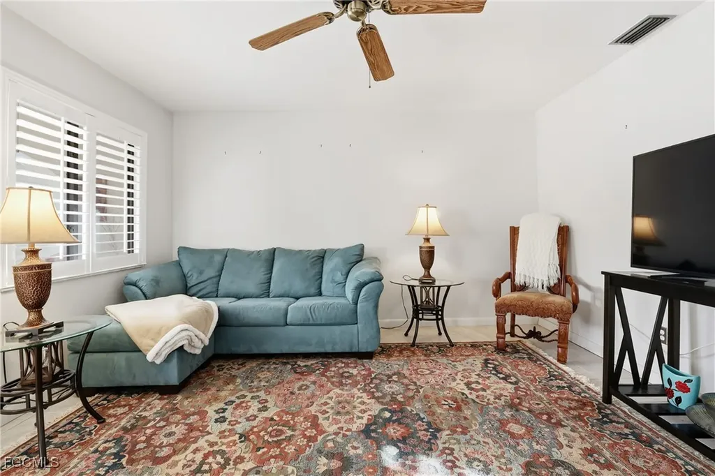 1113 Cape Coral Parkway W Cape Coral FL 33914