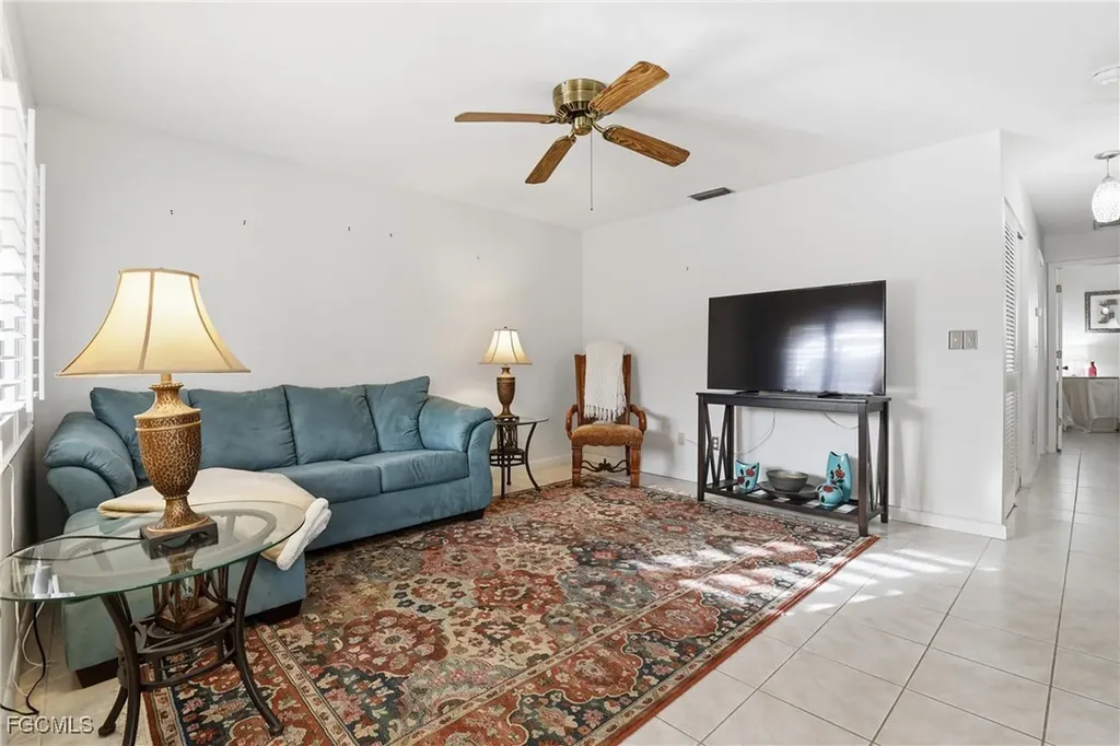 1113 Cape Coral Parkway W Cape Coral FL 33914