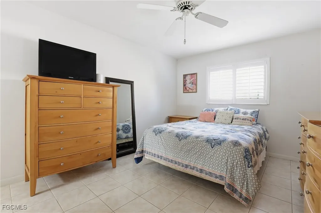 1113 Cape Coral Parkway W Cape Coral FL 33914