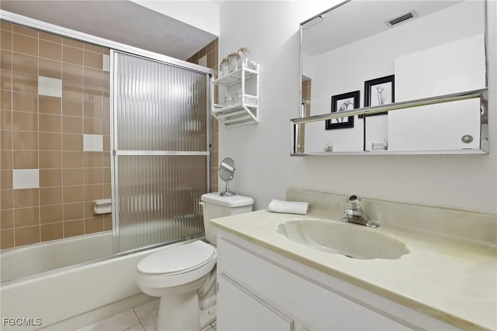 1113 Cape Coral Parkway W Cape Coral FL 33914