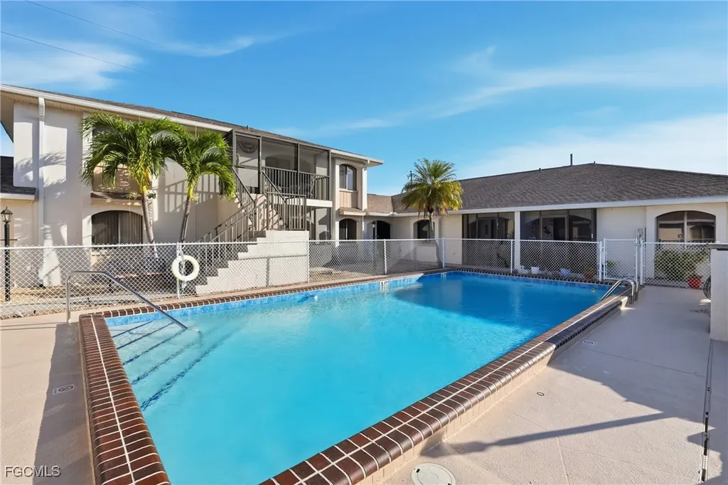 1113 Cape Coral Parkway W Cape Coral FL 33914