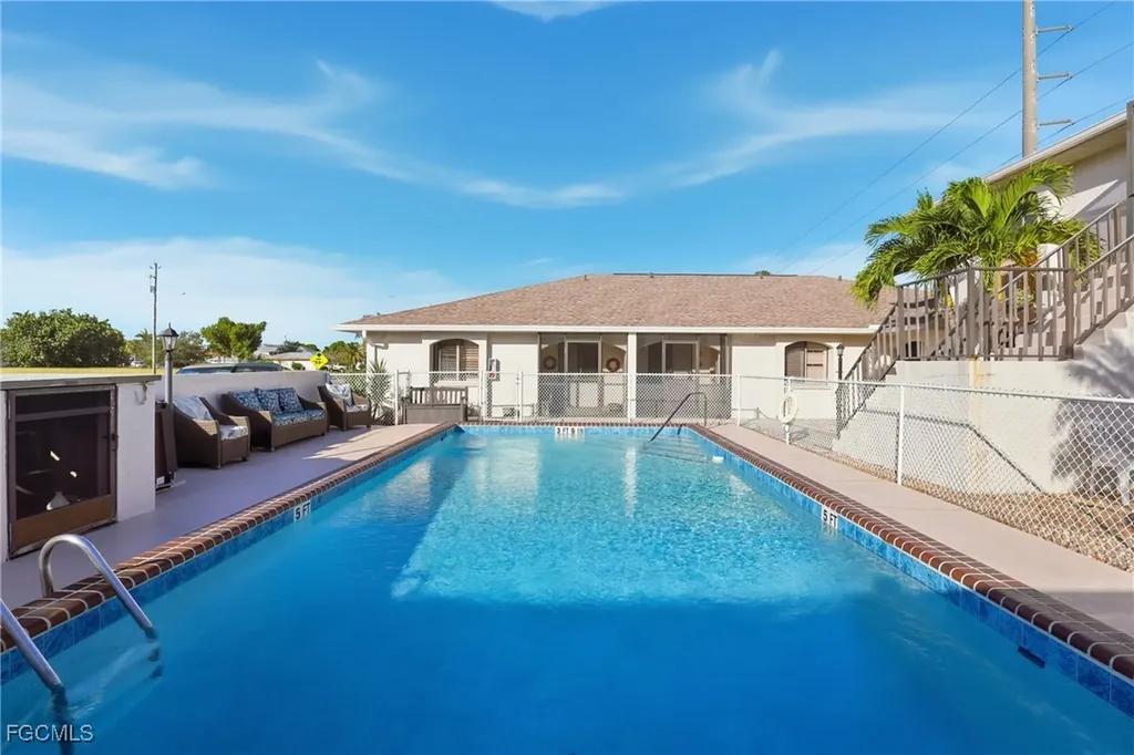 1113 Cape Coral Parkway W Cape Coral FL 33914