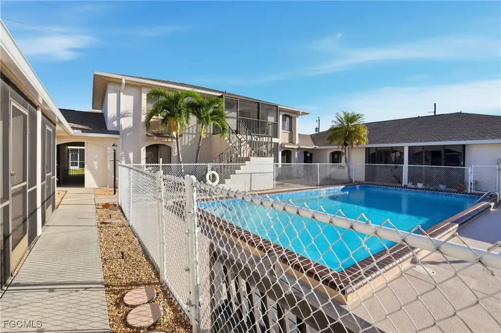 1113 Cape Coral Parkway W Cape Coral FL 33914