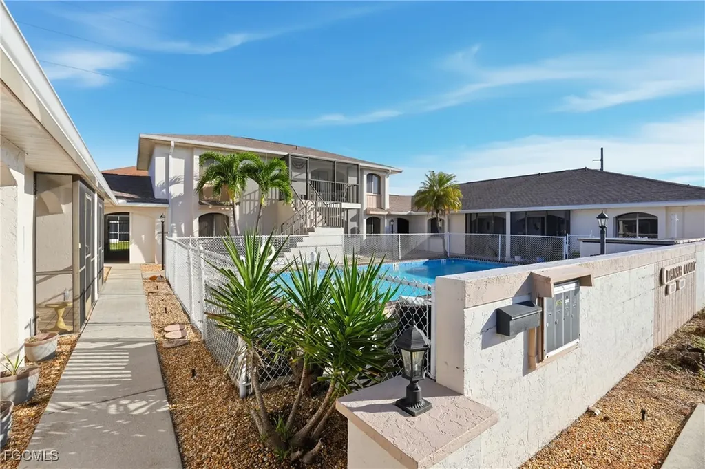 1113 Cape Coral Parkway W Cape Coral FL 33914