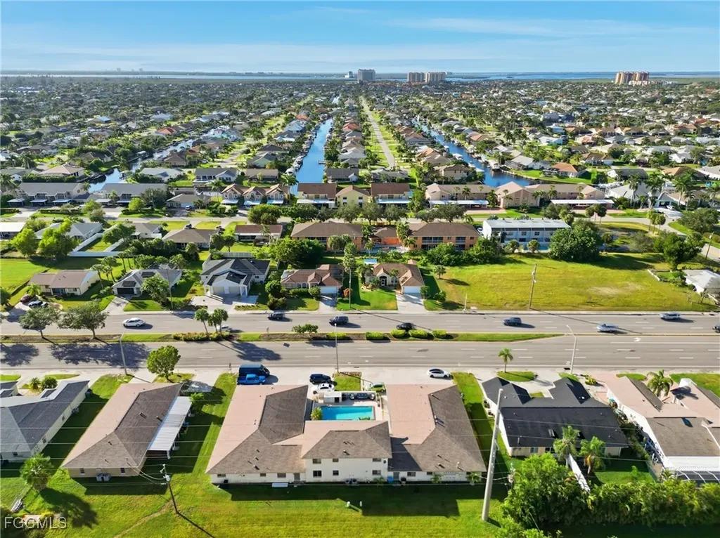 1113 Cape Coral Parkway W Cape Coral FL 33914