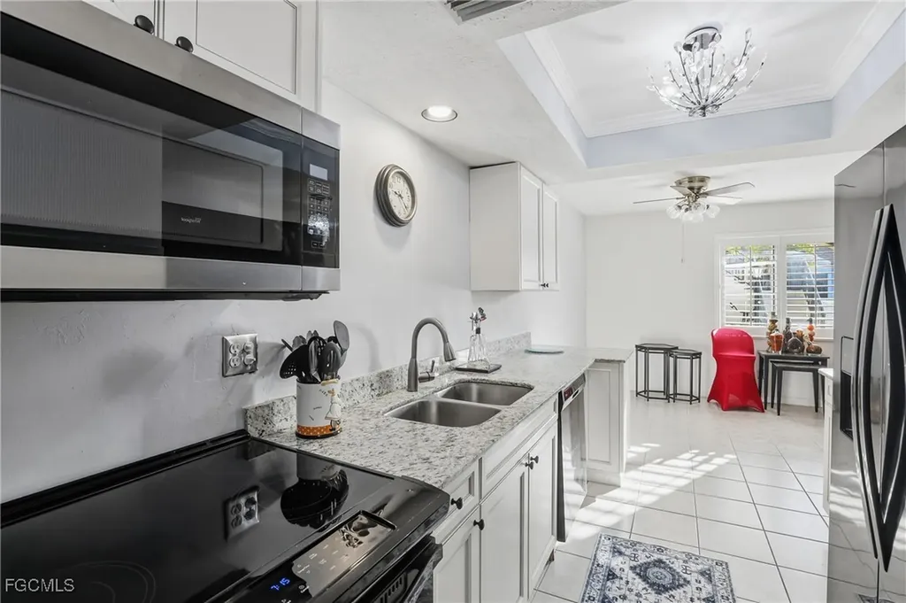 1113 Cape Coral Parkway W Cape Coral FL 33914