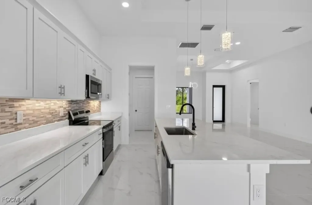 238 Narcissus Avenue S Lehigh Acres FL 33974