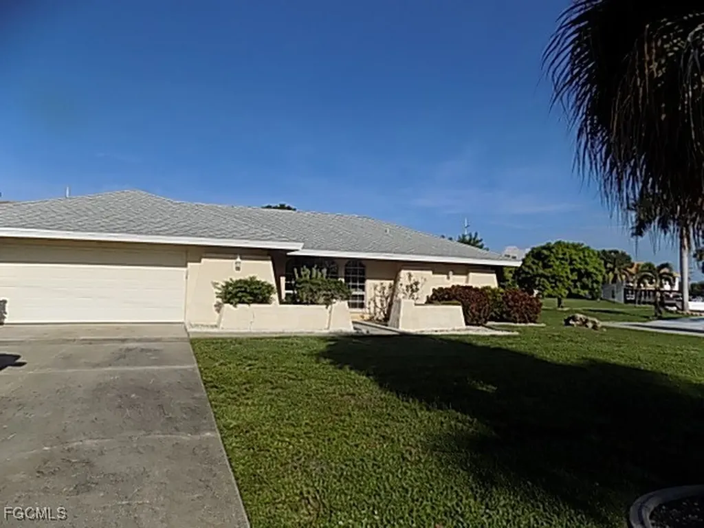 3614 SE 16th Place Cape Coral FL 33904