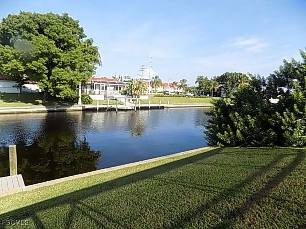 3614 SE 16th Place Cape Coral FL 33904